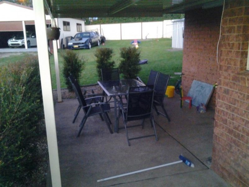 13 Ferdinand Place, Rosemeadow NSW 2560