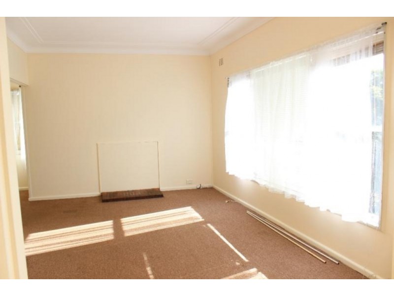 3 Sheather Place, Campbelltown NSW 2560