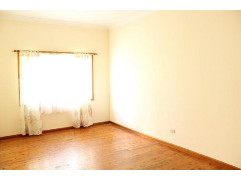 3 Sheather Place, Campbelltown NSW 2560