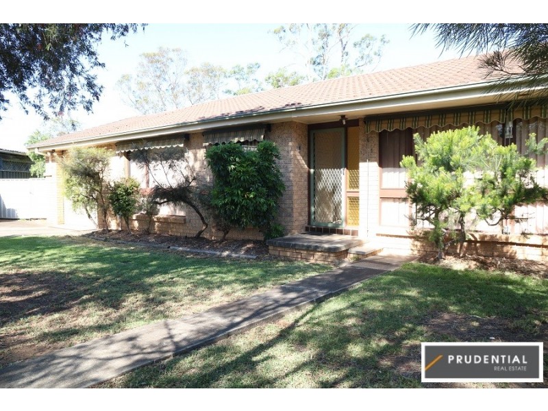 11 Hudson Place, Ingleburn NSW 2565