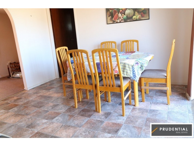 11 Hudson Place, Ingleburn NSW 2565