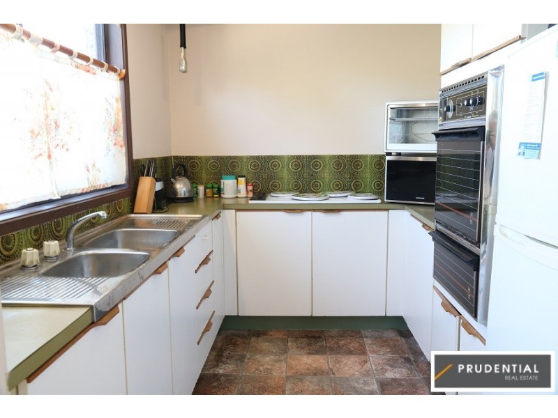 11 Hudson Place, Ingleburn NSW 2565