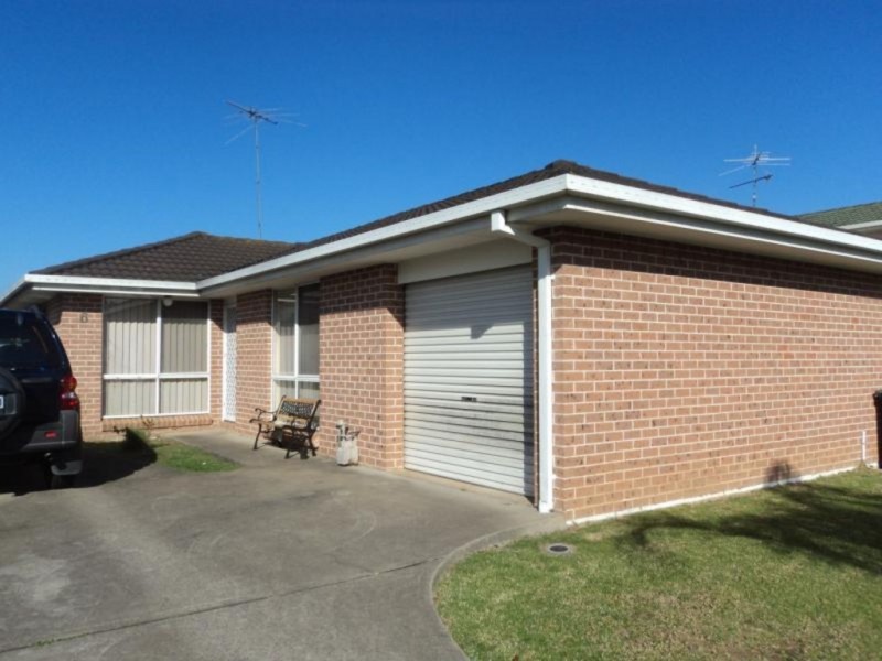 6 Whorlong Street, St Helens Park NSW 2560