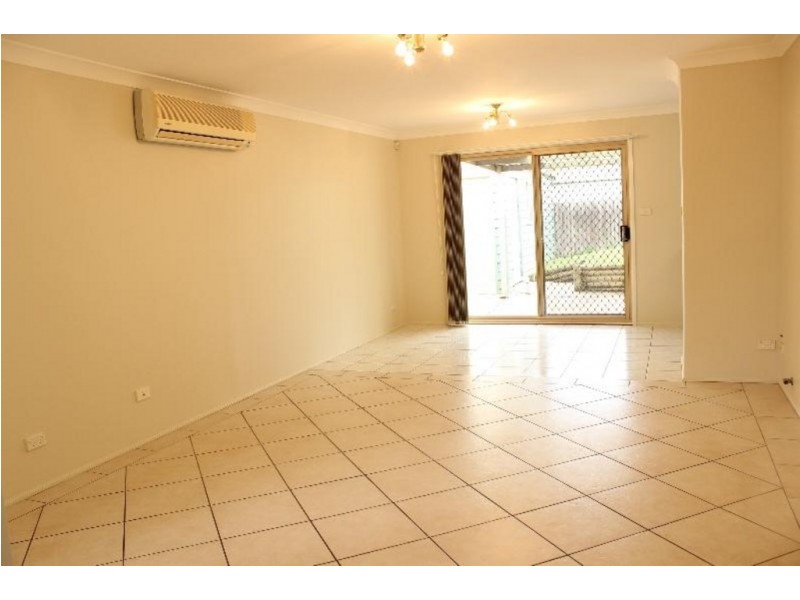 21 Gadshill Place, Rosemeadow NSW 2560