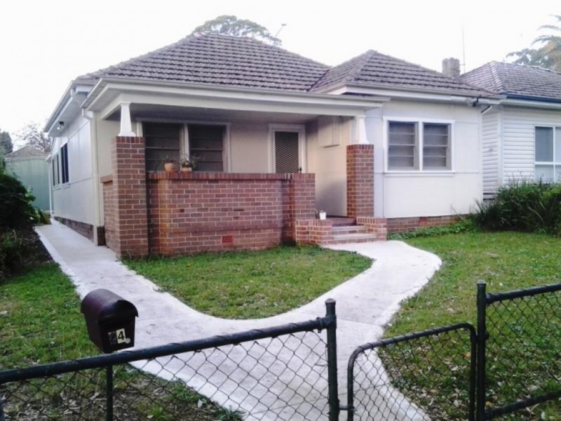 24 Lithgow Street, Campbelltown NSW 2560