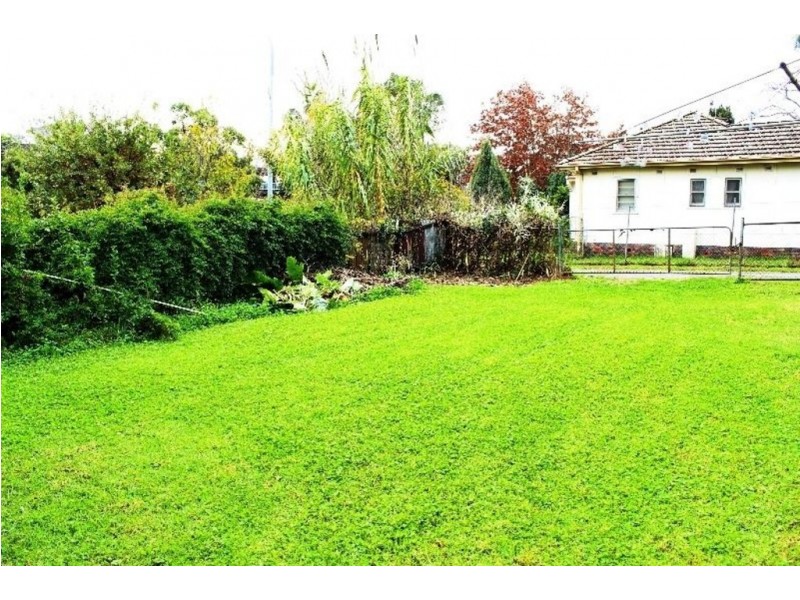 24 Lithgow Street, Campbelltown NSW 2560