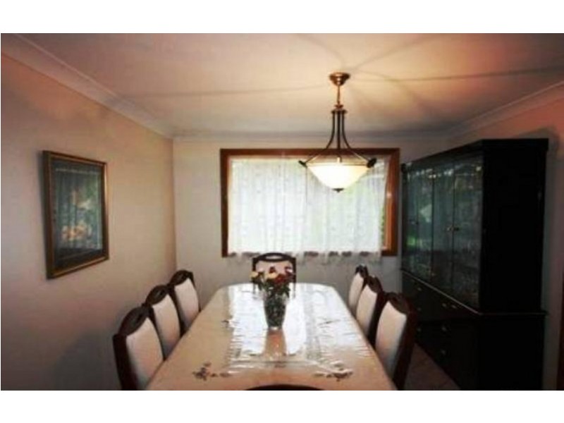 9 Cawdor Place, Rosemeadow NSW 2560