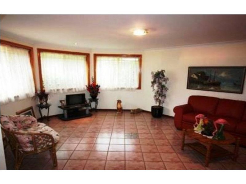 9 Cawdor Place, Rosemeadow NSW 2560