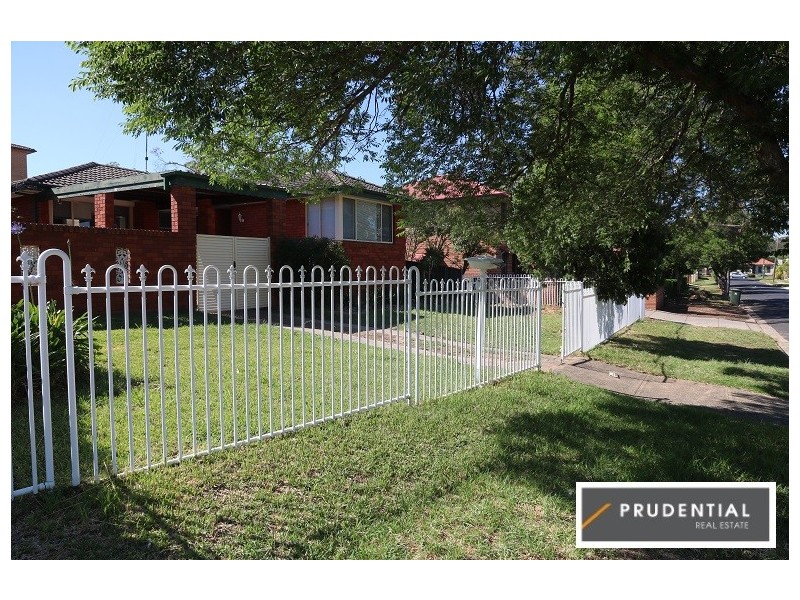 10 Lewis Street, Bradbury NSW 2560