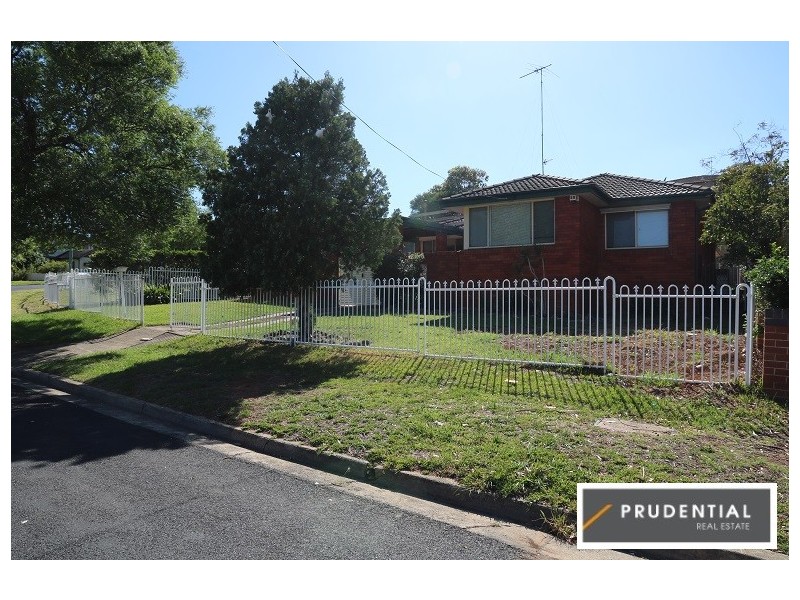 10 Lewis Street, Bradbury NSW 2560