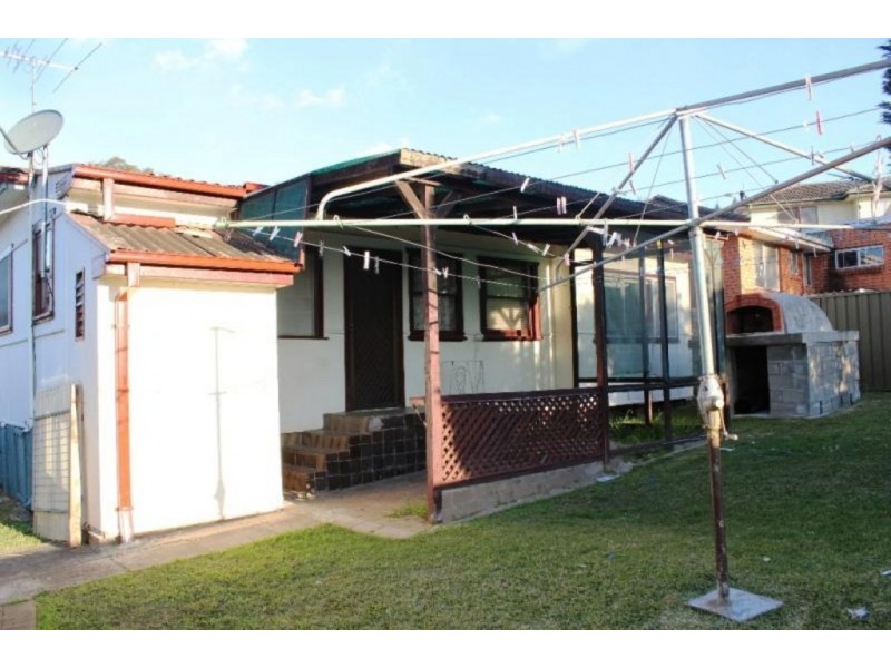 12 Richard Avenue, Campbelltown NSW 2560