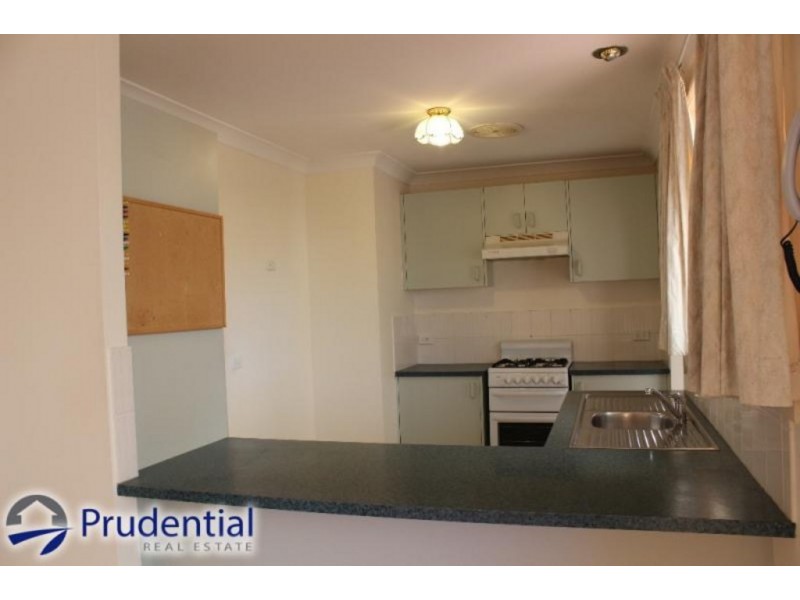 15 Elliott Place, St Helens Park NSW 2560