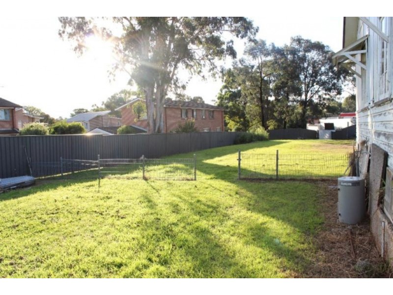 6 Rudd Rd, Leumeah NSW 2560
