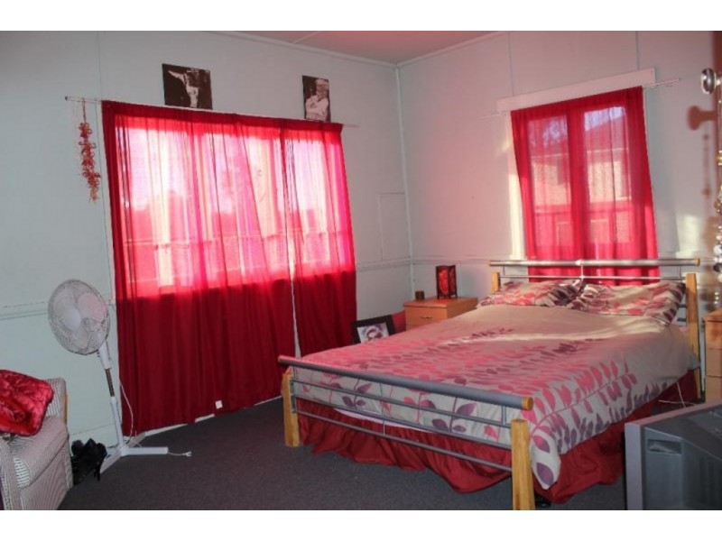 6 Rudd Rd, Leumeah NSW 2560