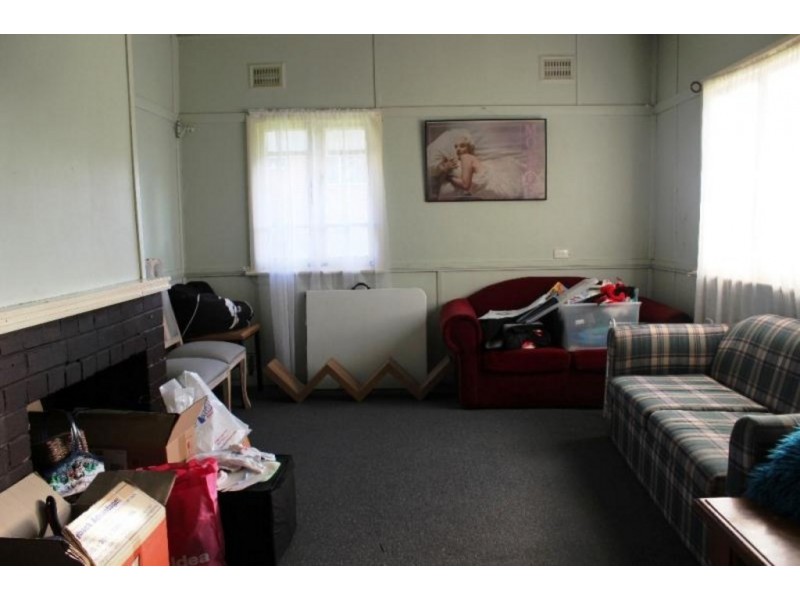 6 Rudd Rd, Leumeah NSW 2560