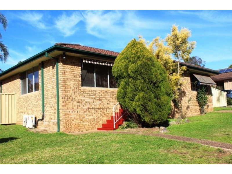 10 Crispsparkle Drive, Ambarvale NSW 2560