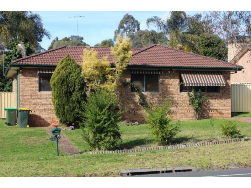 10 Crispsparkle Drive, Ambarvale NSW 2560