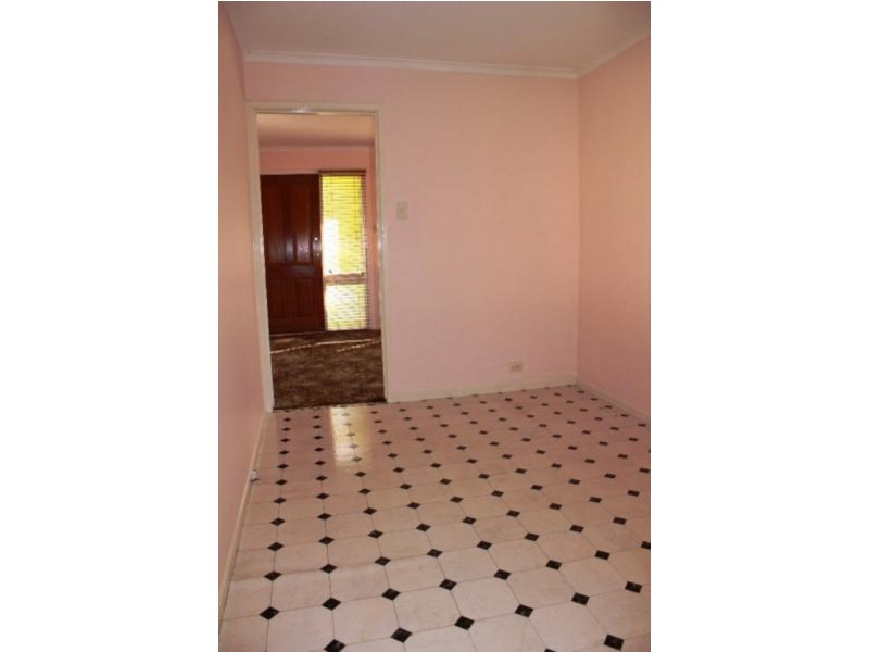 10 Crispsparkle Drive, Ambarvale NSW 2560