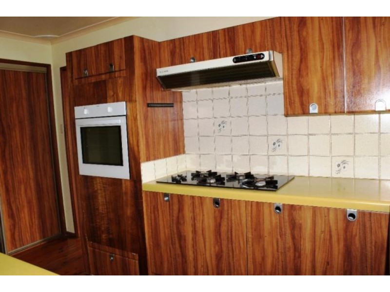 9 Midlothian Street, St Andrews NSW 2566