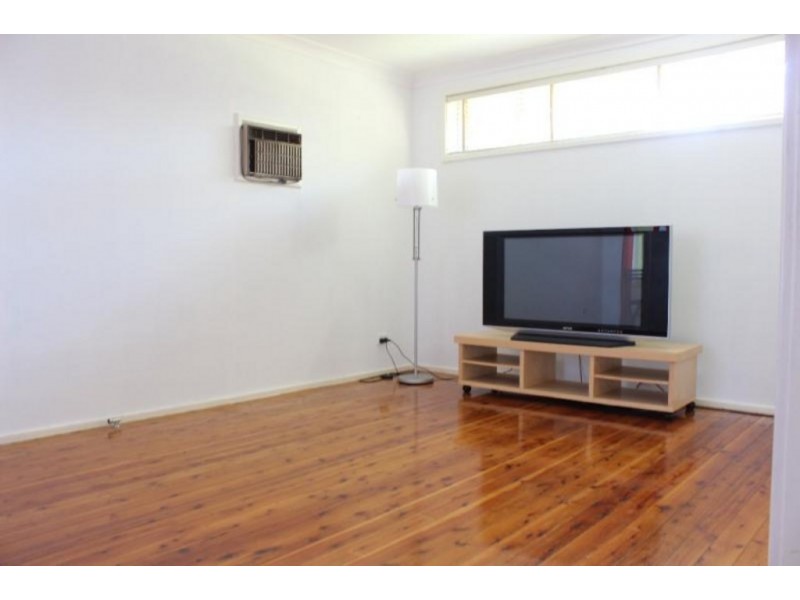 7 Woronora Avenue, Leumeah NSW 2560