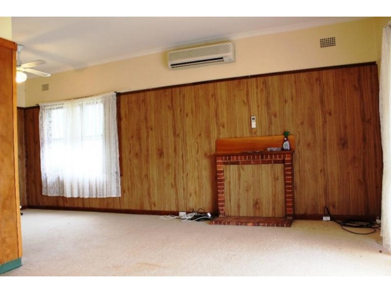 3 Ronald Street, Campbelltown NSW 2560