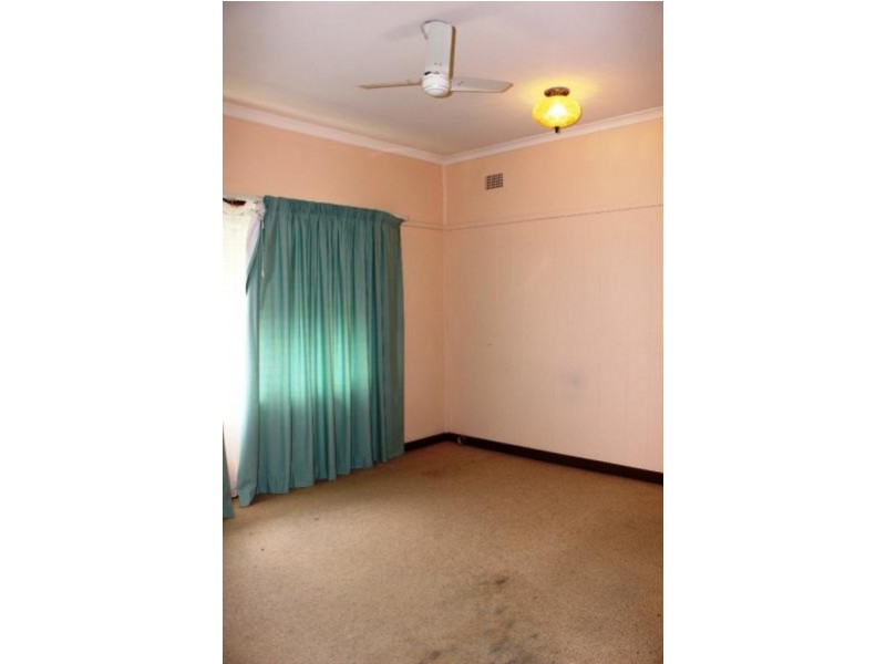 3 Ronald Street, Campbelltown NSW 2560