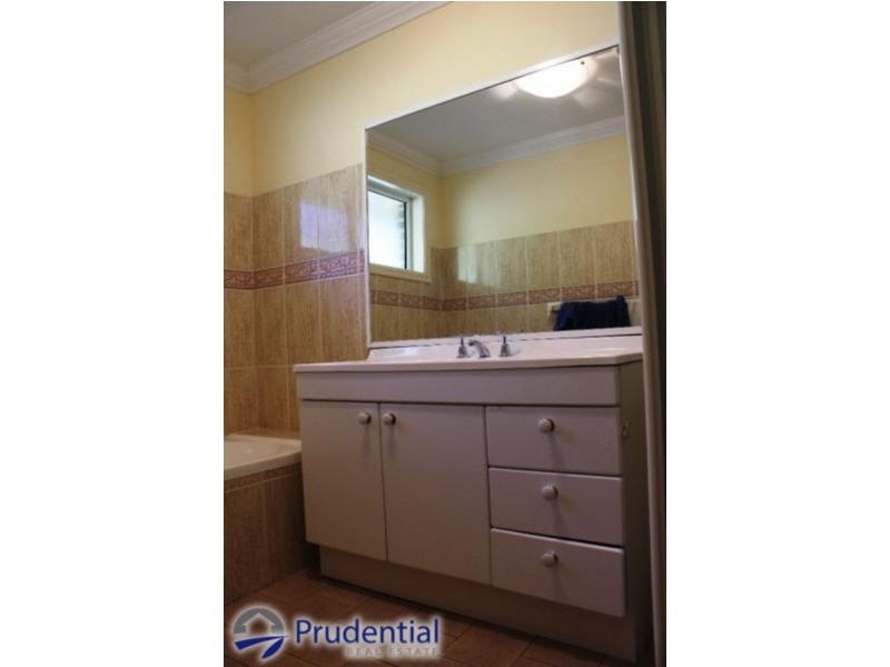 25/17-25 Poplar Cres, Bradbury NSW 2560