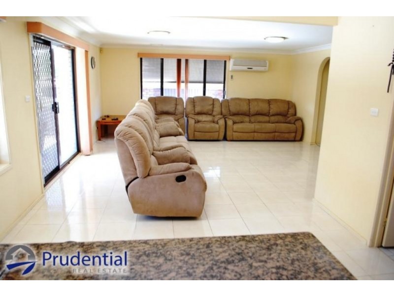 1 Danburite Place, Eagle Vale NSW 2558