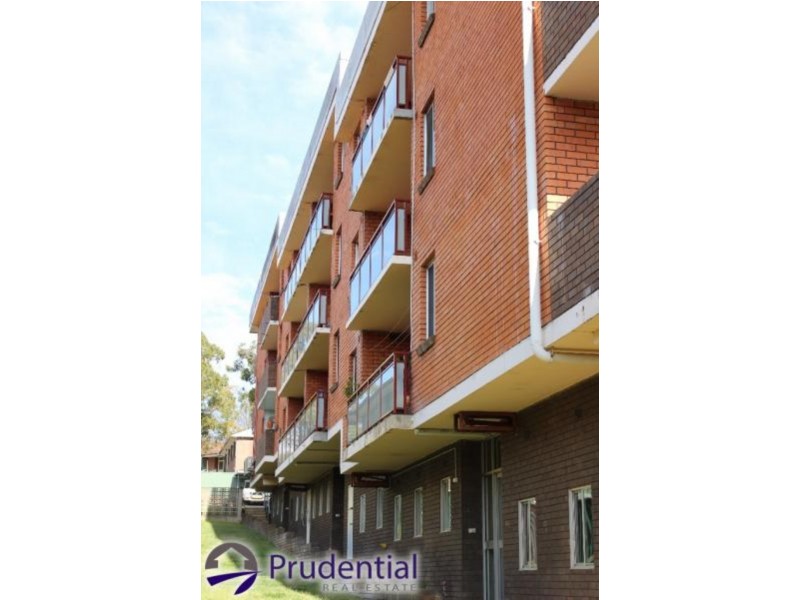 13/34 Moore Street, Campbelltown NSW 2560