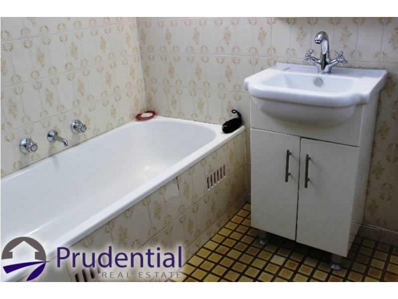 3/18 Westmoreland Road, Minto NSW 2566