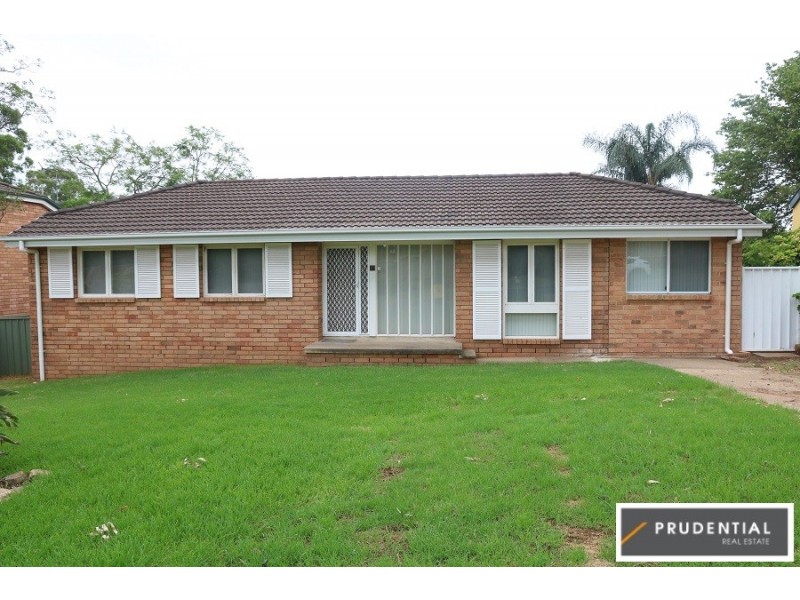 4 Omaru Cr, Bradbury NSW 2560