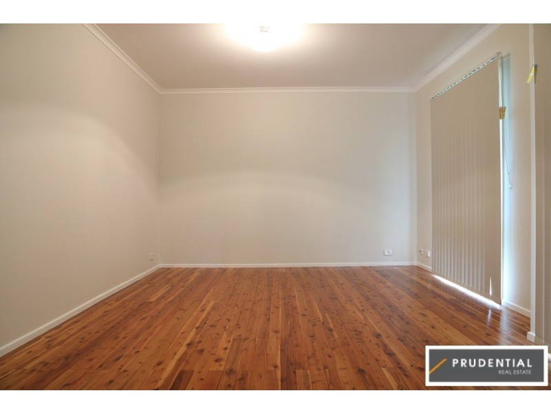 4 Omaru Cr, Bradbury NSW 2560