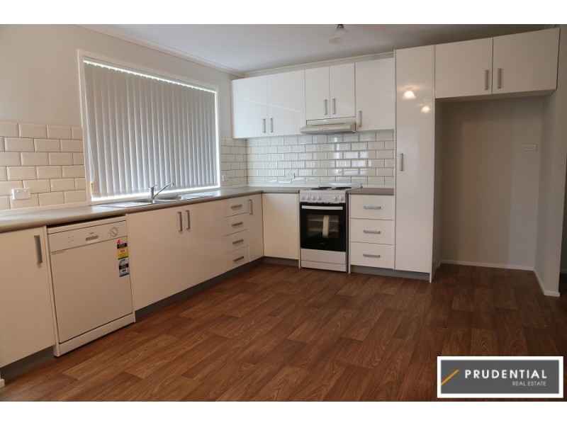 4 Omaru Cr, Bradbury NSW 2560