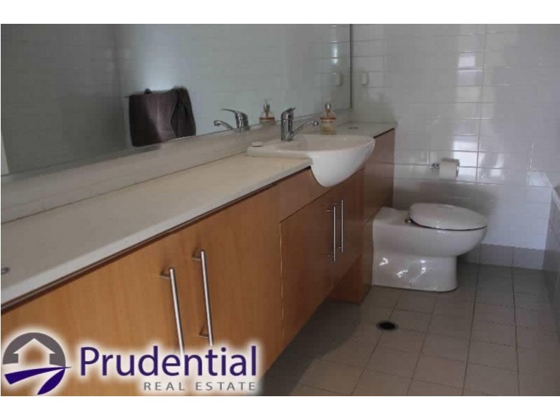 5/40 Parkside Crescent, Campbelltown NSW 2560