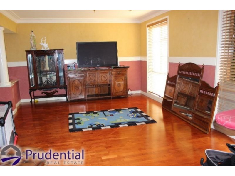 10 James Weehan Way, Macquarie Links NSW 2565