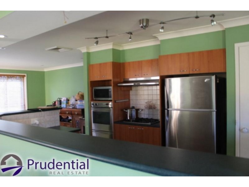 10 James Weehan Way, Macquarie Links NSW 2565