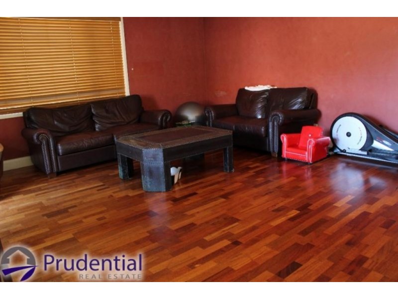 10 James Weehan Way, Macquarie Links NSW 2565