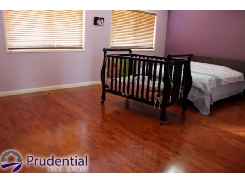 10 James Weehan Way, Macquarie Links NSW 2565