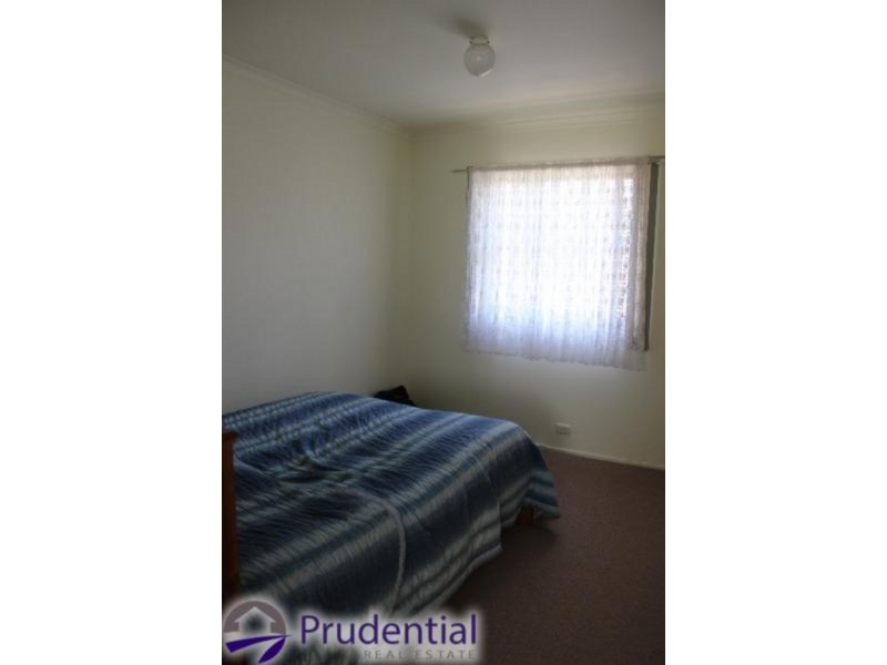 1 Peggotty Avenue, Ambarvale NSW 2560