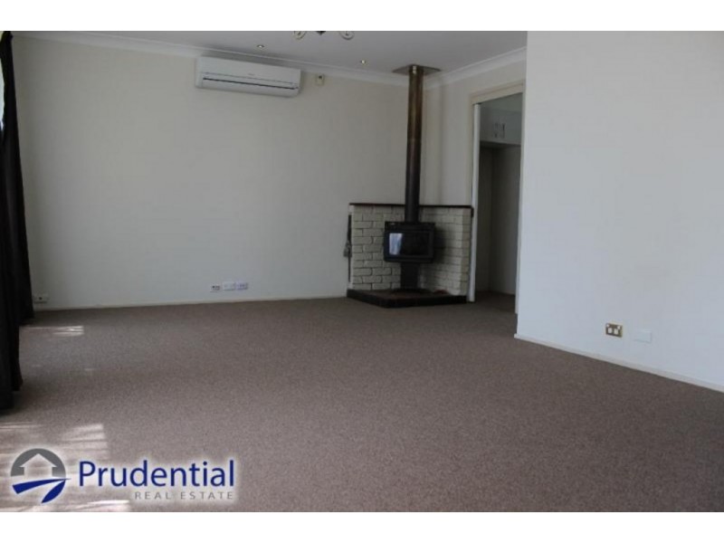 65 Emerald Drive, Eagle Vale NSW 2558