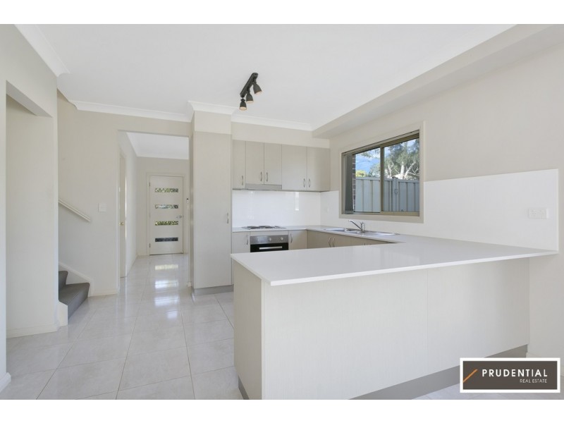 7/4 Feldspar Road, Eagle Vale NSW 2558