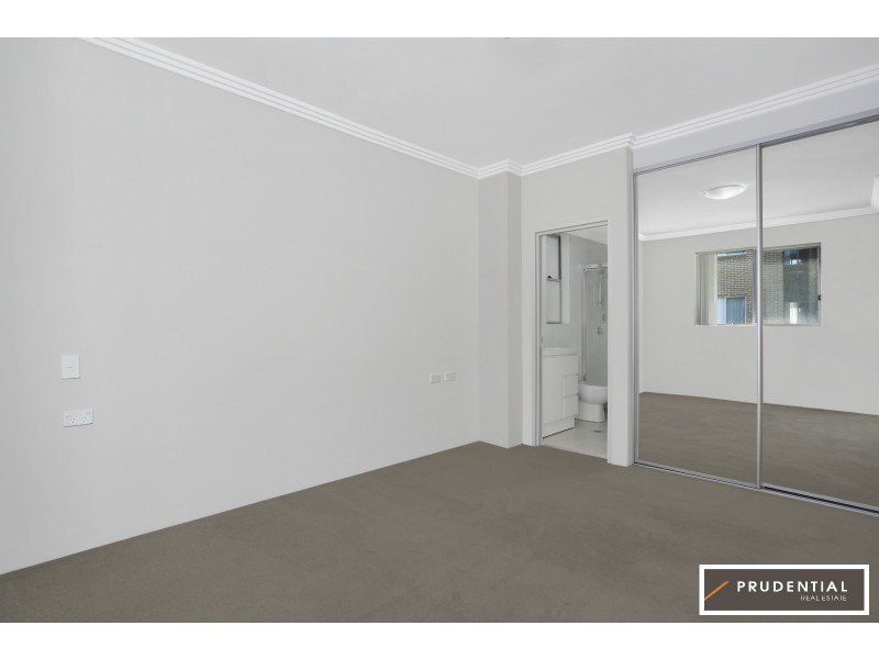 33/41 Santana Road, Campbelltown NSW 2560