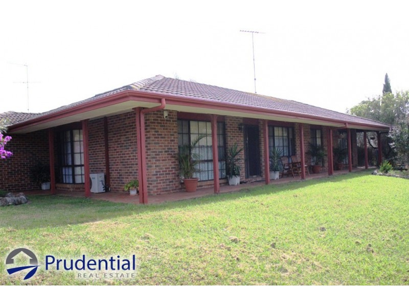 2 Fitton Place, St Helens Park NSW 2560
