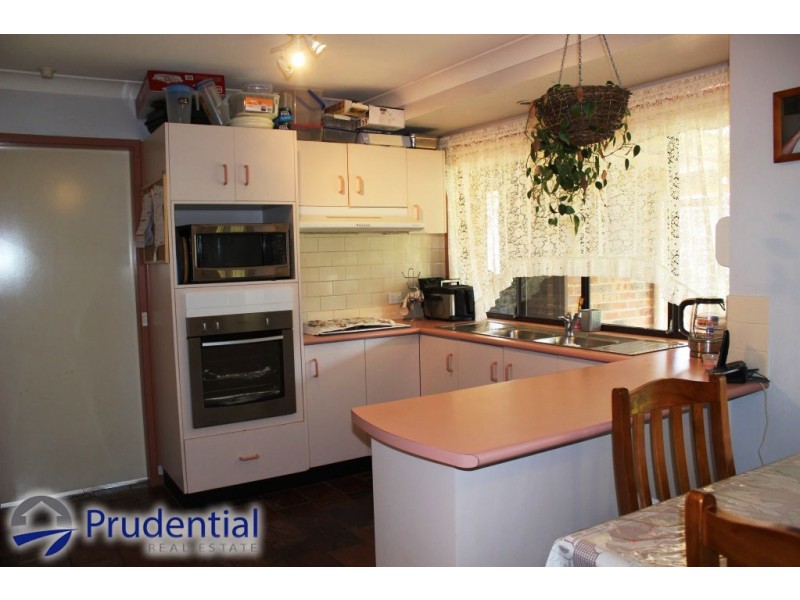 2 Fitton Place, St Helens Park NSW 2560