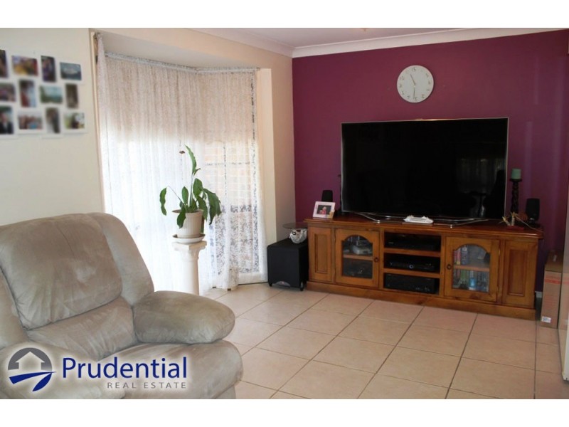 2 Fitton Place, St Helens Park NSW 2560