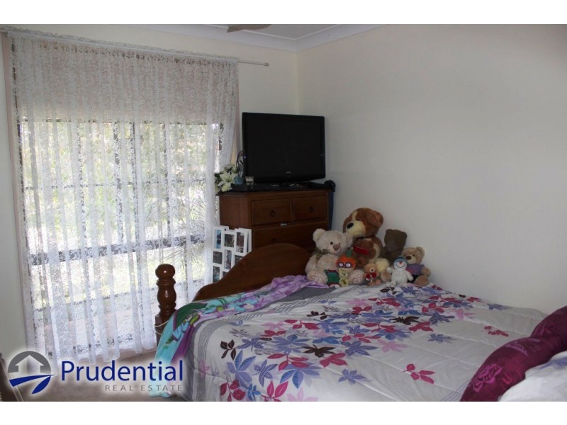 2 Fitton Place, St Helens Park NSW 2560