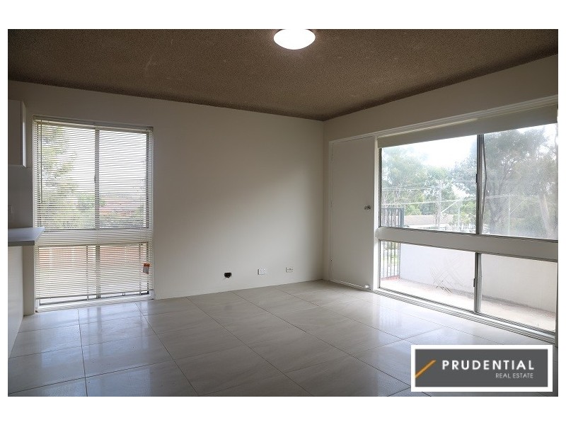 1/60 Lithgow Street, Campbelltown NSW 2560