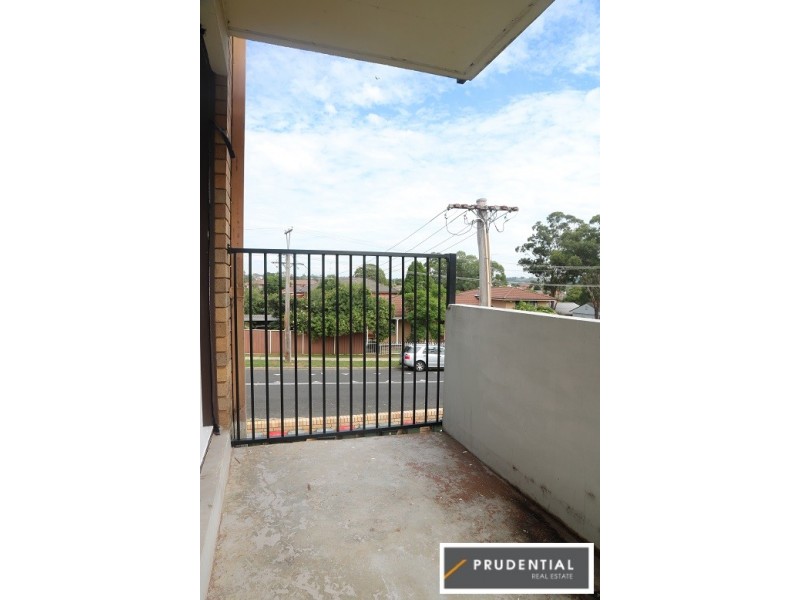 1/60 Lithgow Street, Campbelltown NSW 2560