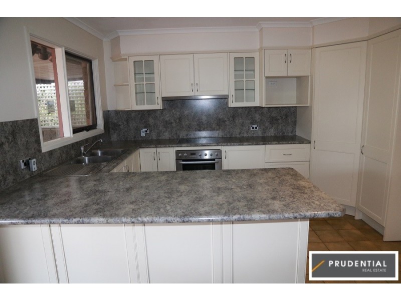 79 Georgiana Cr, Ambarvale NSW 2560