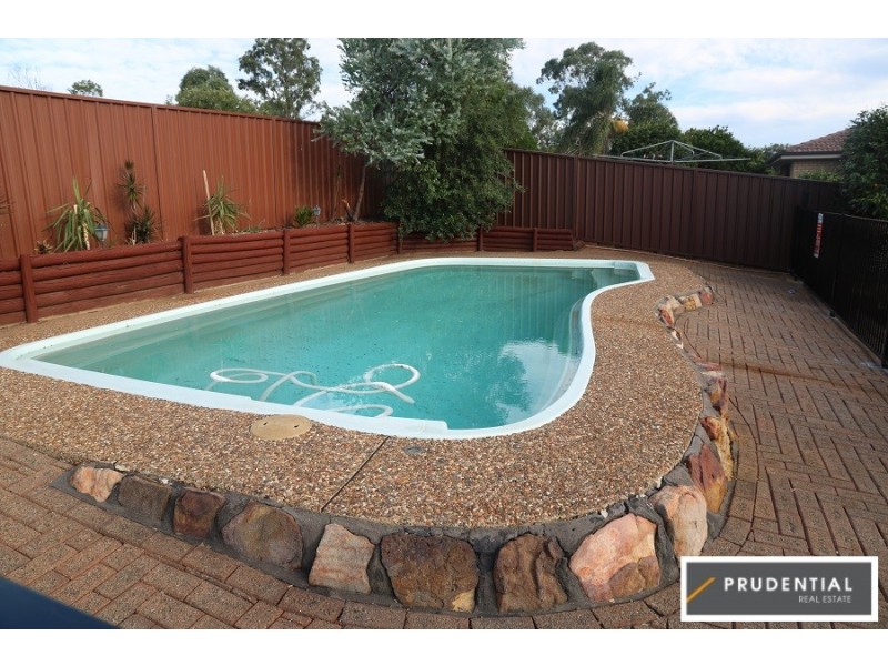 79 Georgiana Cr, Ambarvale NSW 2560